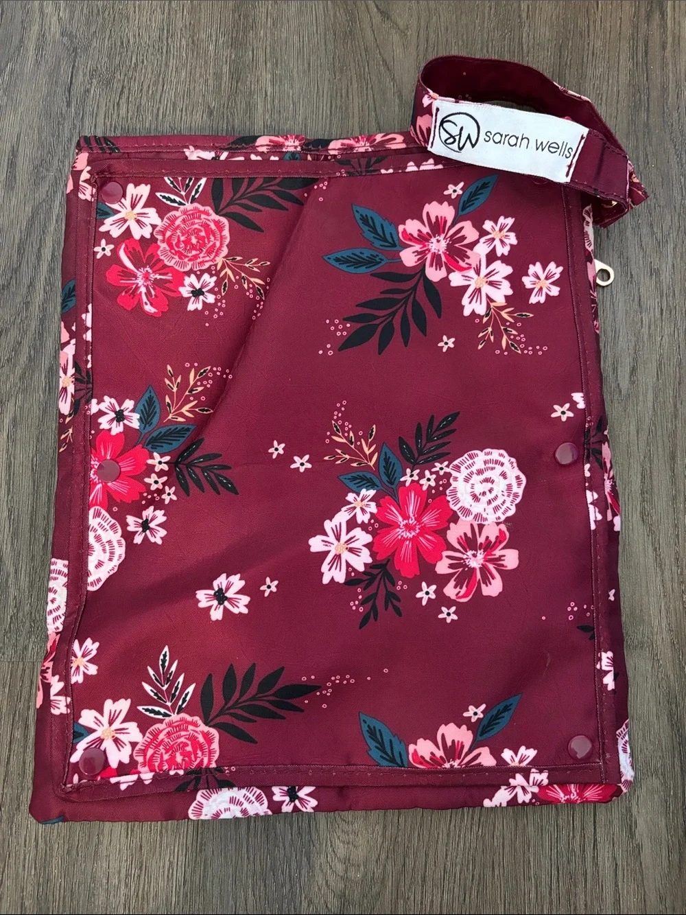 Sarah Wells Lizzy Pumping Nursing Bag with Pumparoo Accessory Berry Bloom Color